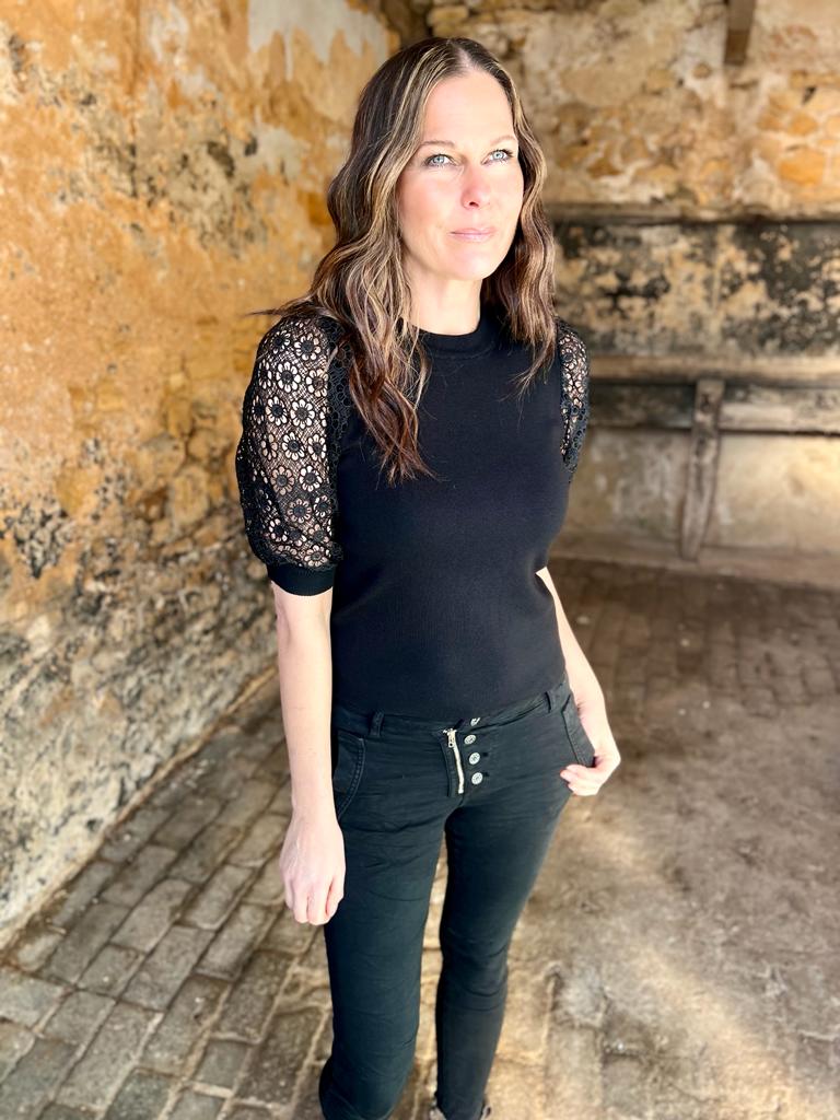 Jean Lux Black
