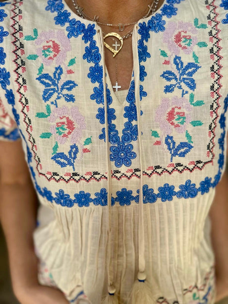 Helly Embroidered Top - Neutral