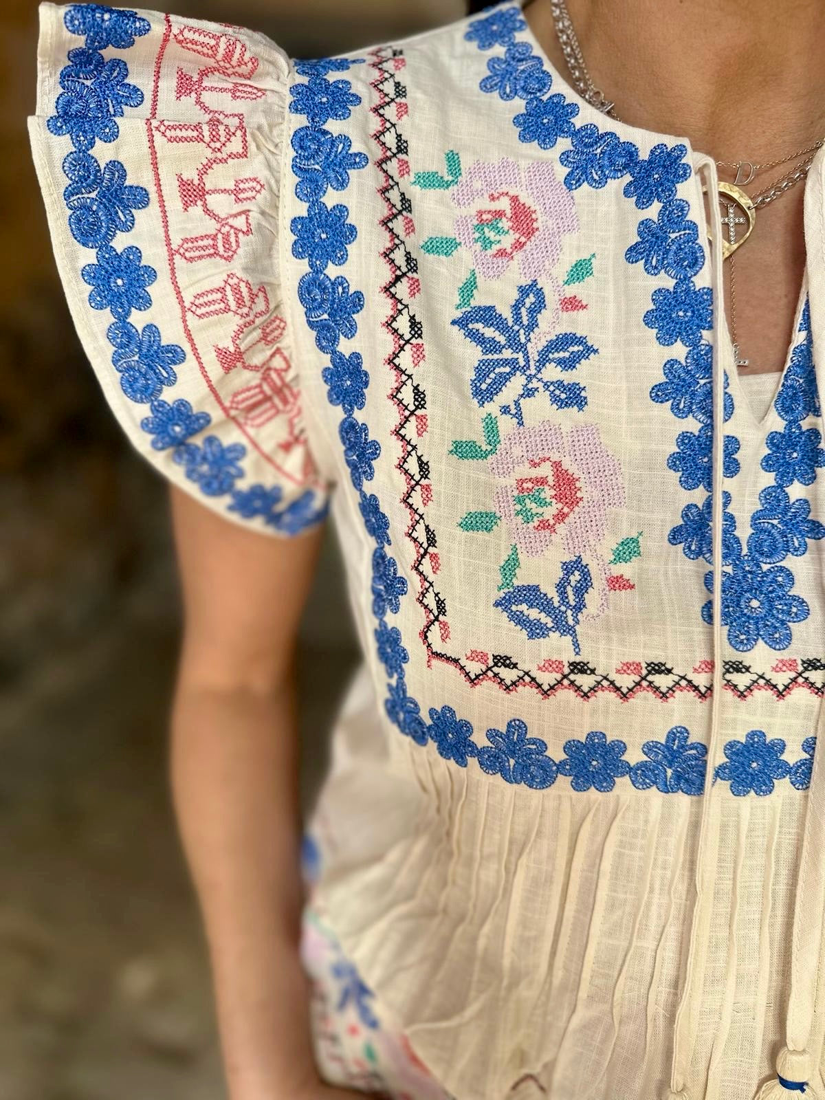 Helly Embroidered Top - Neutral