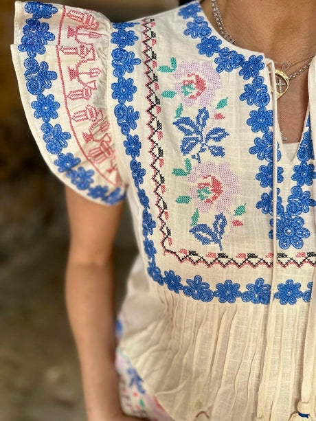 Helly Embroidered Top - Neutral
